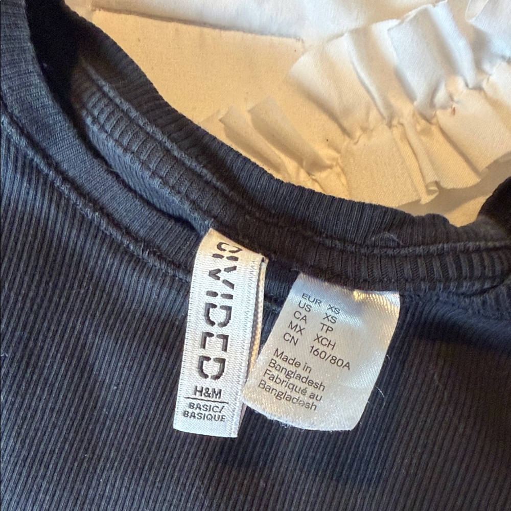 H&M Dark Ribbed Top - Picture 2 of 2